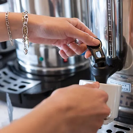 מלון דירות The 