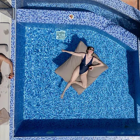 מלון דירות The 