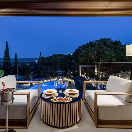Aparthotel The 