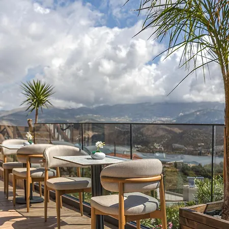 Aparthotel The 