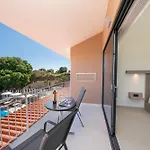 Aparthotel The 