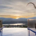 Aparthotel The 
